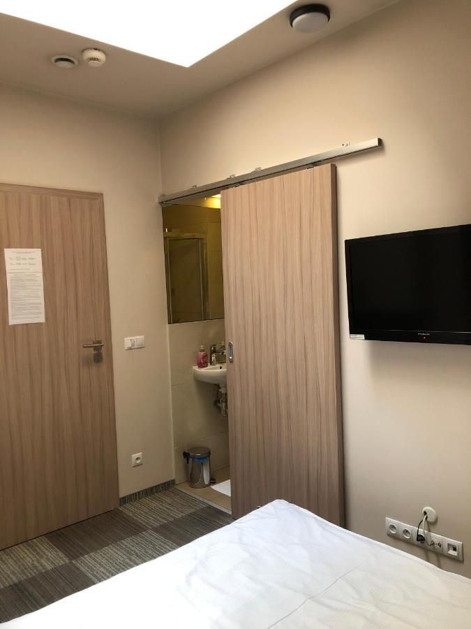 Hostel Promenada Rzeszów Buitenkant foto