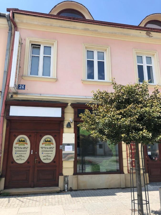 Hostel Promenada Rzeszów Buitenkant foto