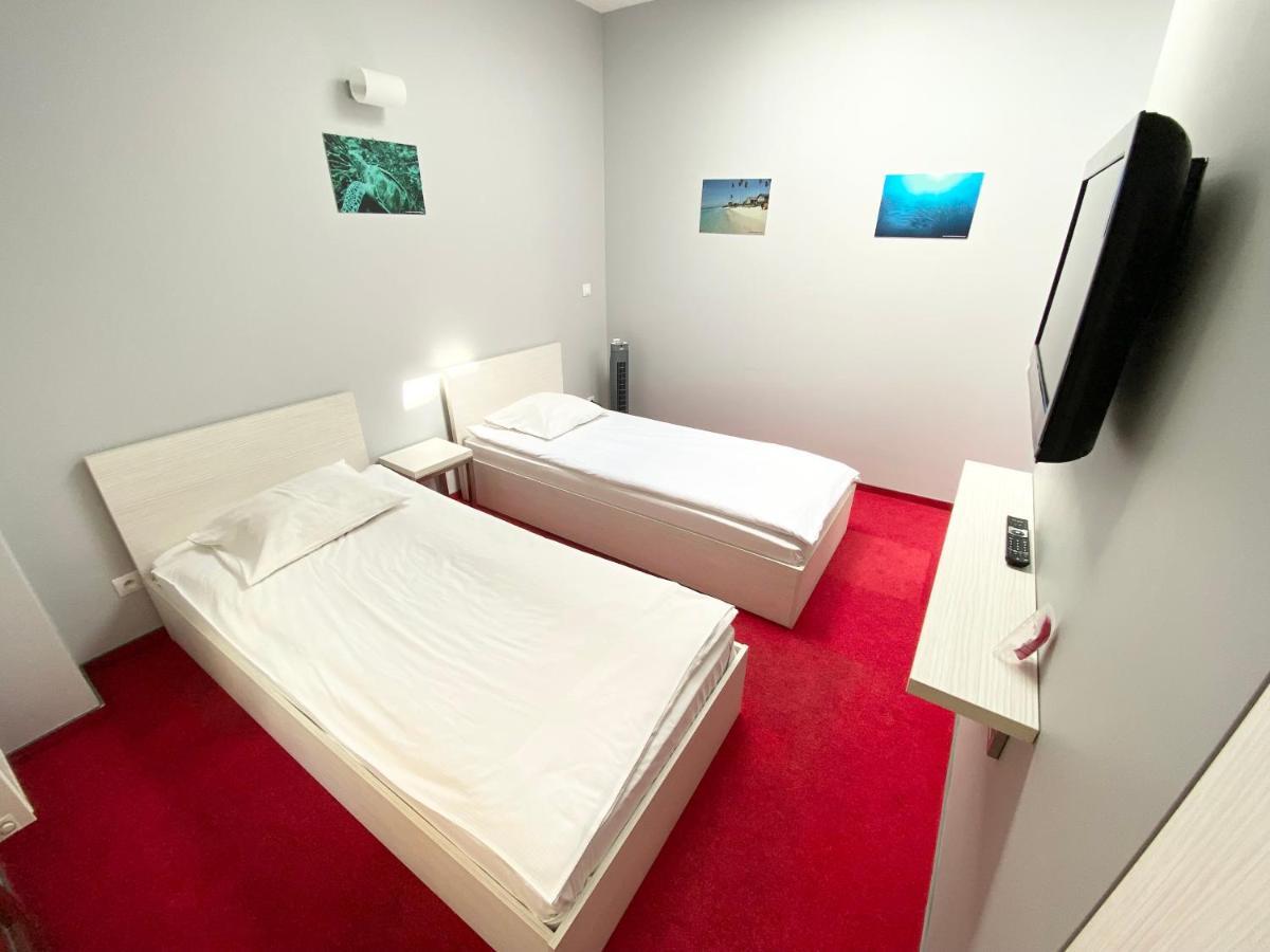 Hostel Promenada Rzeszów Buitenkant foto