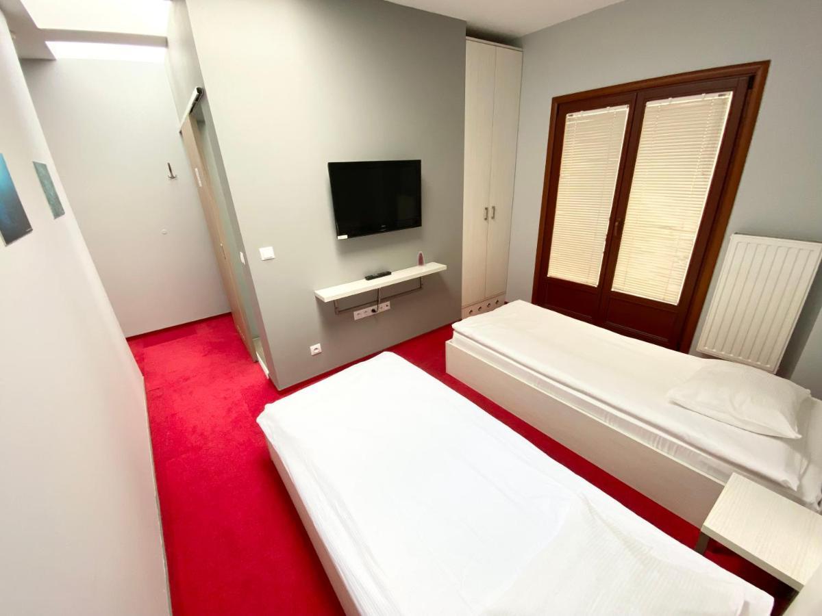 Hostel Promenada Rzeszów Buitenkant foto