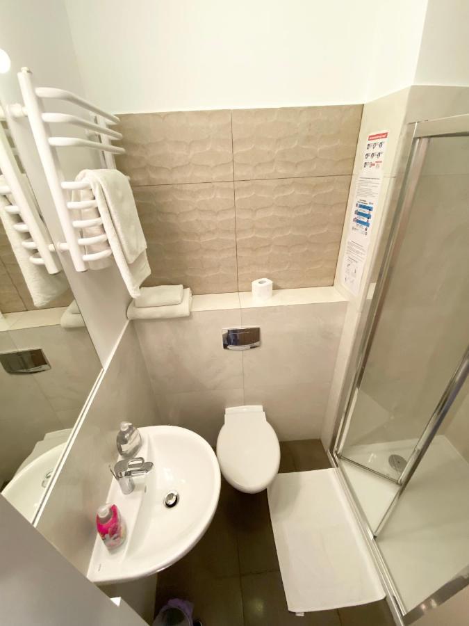 Hostel Promenada Rzeszów Buitenkant foto